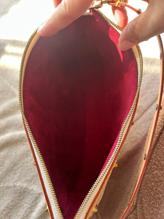 ルイヴィトン マルチカラー （ブランドバッグ）の商品画像 - 査定依頼日：2025年12月12日 - 最高査定価格：200,000円