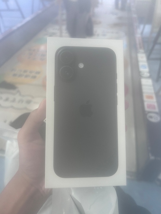 iPhone iPhone 16 256GB Softbank（スマホ）の商品画像 - 査定依頼日：2026年7月11日 - 最高査定価格：93,000円