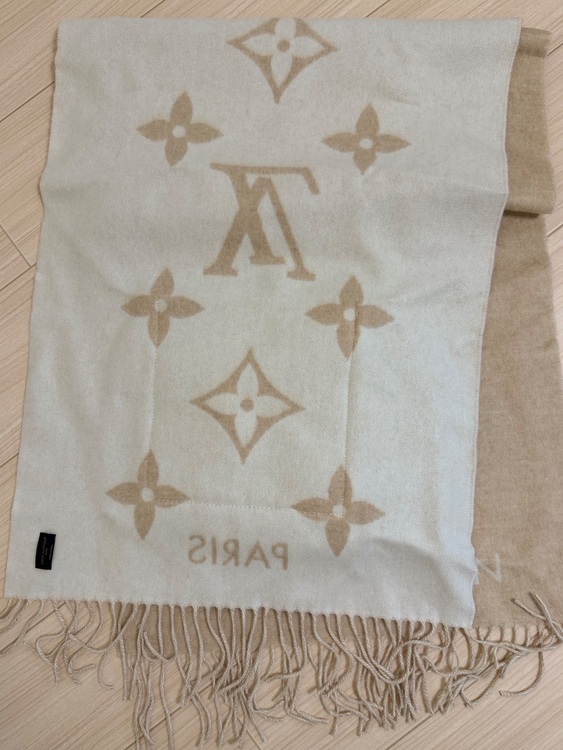 モノグラムカシミヤ100大判ストール未使用（古着・ファッション）の商品画像 - 査定依頼日：2025年11月12日 - 最高査定価格：70,000円