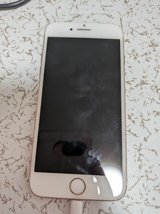 iPhone7  （スマホ）の商品画像 - 査定依頼日：2025年11月1日 - 最高査定価格：4,000円