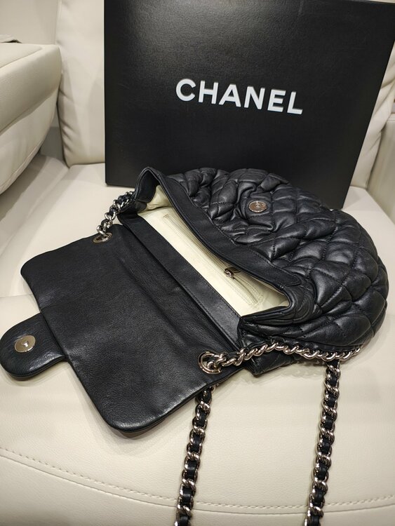 チェーンアラウンド（ブランドバッグ）の商品画像 - 査定依頼日：2026年4月9日 - 最高査定価格：250,000円