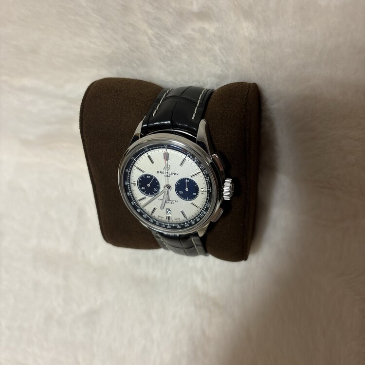 ブライトリング その他 AB011（高級時計）の商品画像 - 査定依頼日：2025年4月9日 - 最高査定価格：450,000円