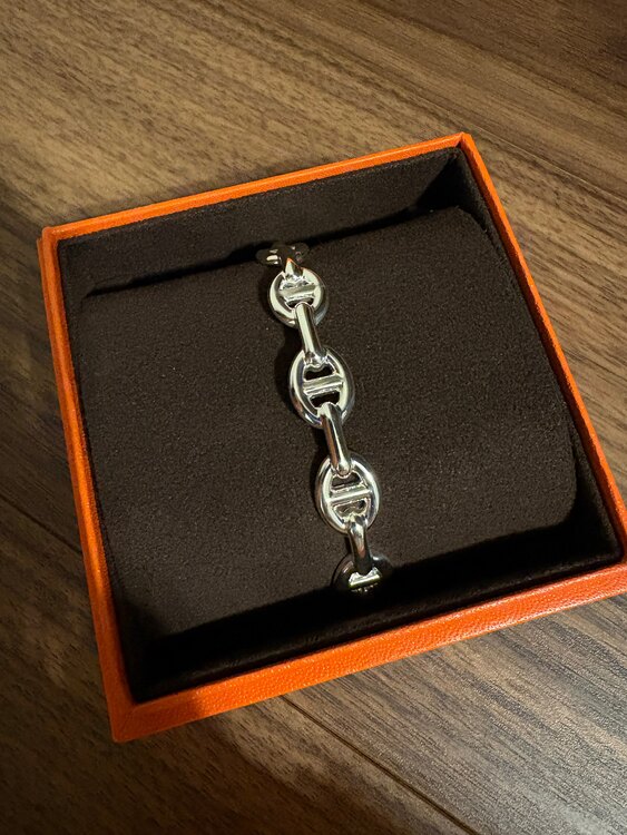 シェーヌダンクルアンシェネバングルLG（金・貴金属）の商品画像 - 査定依頼日：2025年3月15日 - 最高査定価格：100,000円