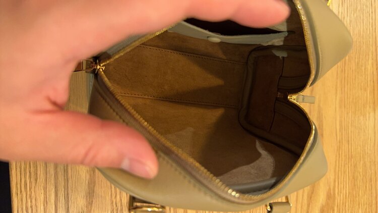 ロエベ　アマソナ16（ブランドバッグ）の商品画像 - 査定依頼日：2025年4月23日 - 最高査定価格：120,000円