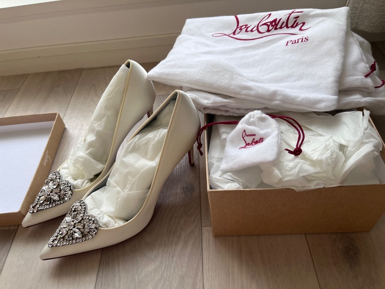 CRISTACORA 85 CREPE STIN/GG（古着・ファッション）の商品画像 - 査定依頼日：2025年10月29日 - 最高査定価格：100,000円