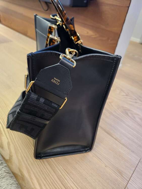 フェンディ  （ブランドバッグ）の商品画像 - 査定依頼日：2025年5月21日 - 最高査定価格：160,000円