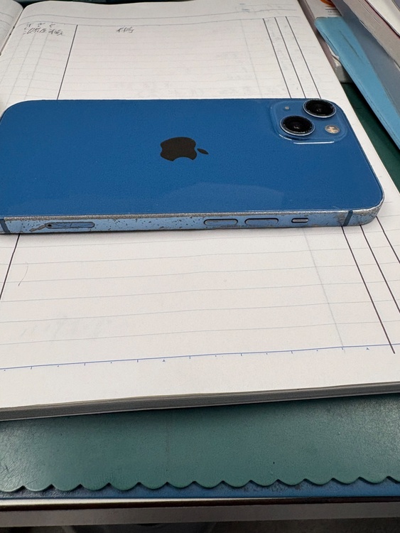 iPhone 13 128GB 楽天モバイル（スマホ）の商品画像 - 査定依頼日：2026年3月29日 - 最高査定価格：31,000円