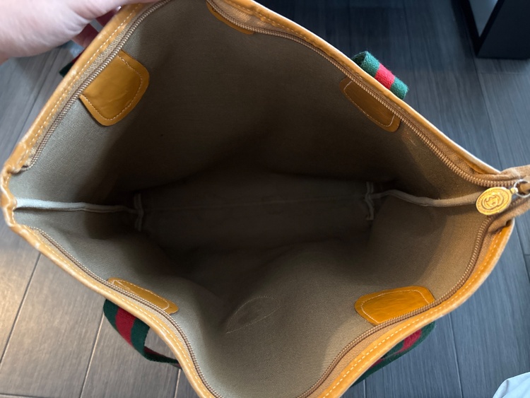 GUCCIバック（ブランドバッグ）の商品画像 - 査定依頼日：2026年4月7日 - 最高査定価格：14,000円