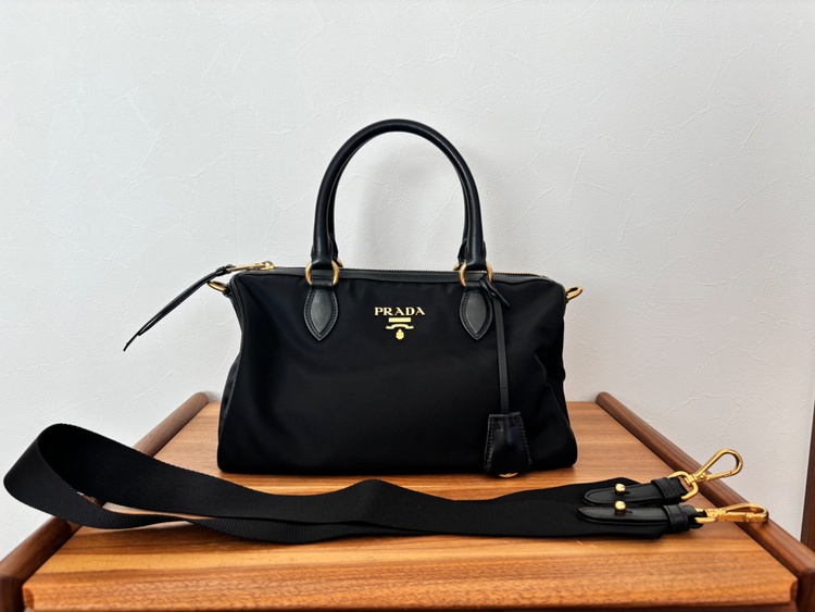 PRADAミニボストン（ブランドバッグ）の商品画像 - 査定依頼日：2026年3月29日 - 最高査定価格：100,000円