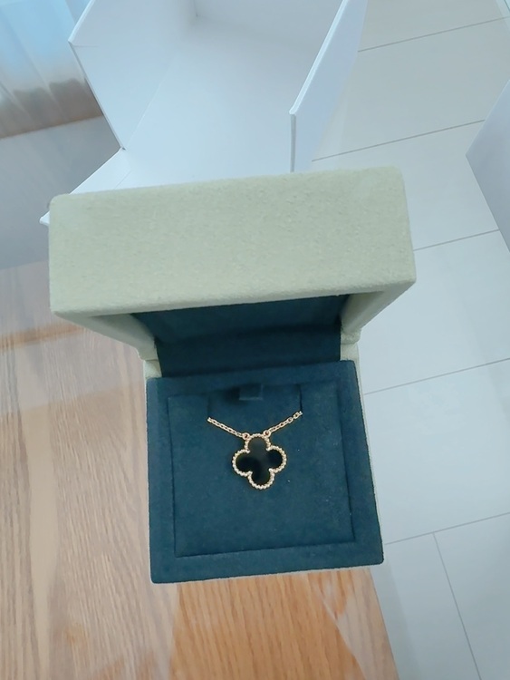 ヴァンクリーフアーペルヴィンテージアルハンブラオニキスネックレス（金・貴金属）の商品画像 - 査定依頼日：2025年10月14日 - 最高査定価格：100,000円