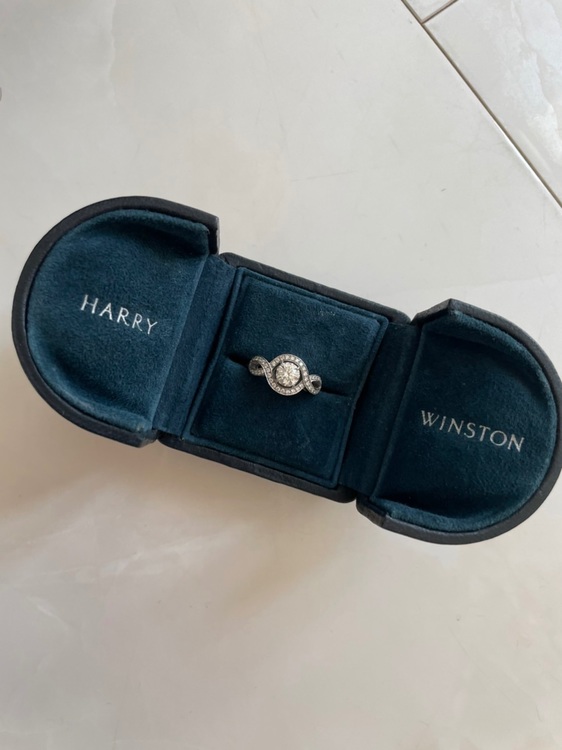 ハリーウィンストン　リリークラスター（宝石）の商品画像 - 査定依頼日：2022年7月17日 - 最高査定価格：1,000,000円