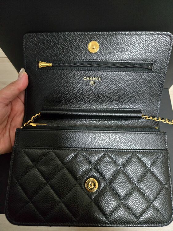 ウォレットチェーン（ブランドバッグ）の商品画像 - 査定依頼日：2025年9月1日 - 最高査定価格：420,000円