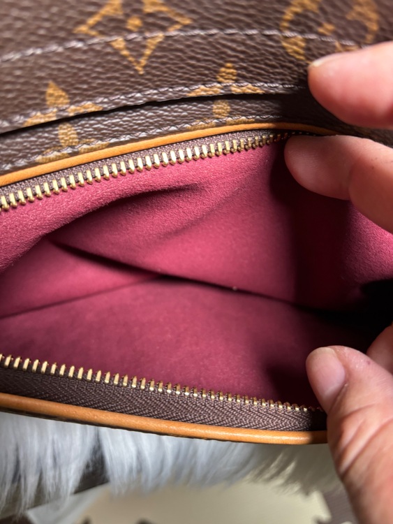 ルイ・ヴィトン バッグ/ハンドバッグ M40816 オランプオロール モノグラム（ブランドバッグ）の商品画像 - 査定依頼日：2025年8月4日 - 最高査定価格：130,000円