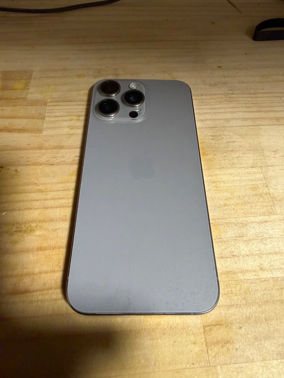 iPhone 15 Pro Max 1TB Softbank（スマホ）の商品画像 - 査定依頼日：2026年4月10日 - 最高査定価格：110,000円