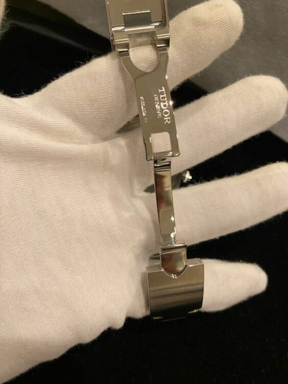 black bay chrono（高級時計）の商品画像 - 査定依頼日：2025年10月6日 - 最高査定価格：480,000円