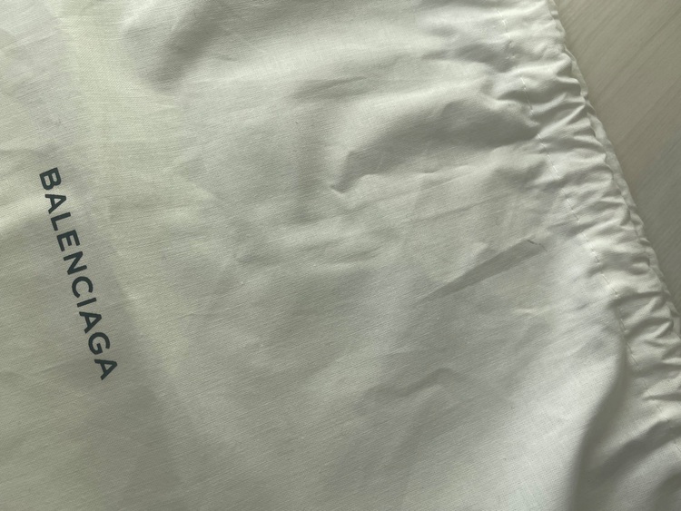 バレンシアガ  （ブランドバッグ）の商品画像 - 査定依頼日：2025年11月23日 - 最高査定価格：60,000円