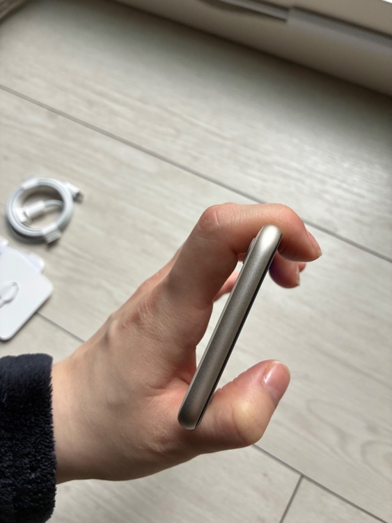 iphone se 第3世代（スマホ）の商品画像 - 査定依頼日：2026年4月2日 - 最高査定価格：24,000円