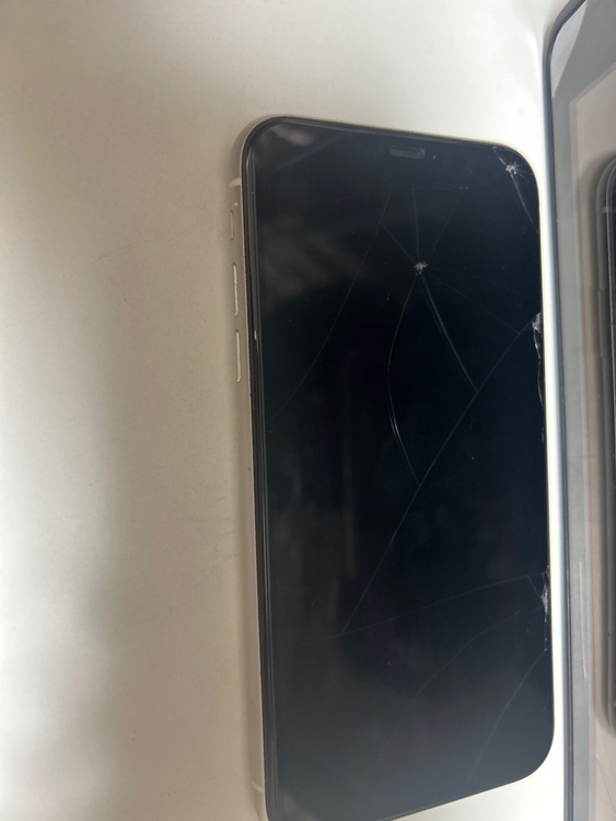 iPhone11 128GB SIMフリー（スマホ）の商品画像 - 査定依頼日：2026年1月20日 - 最高査定価格：19,000円