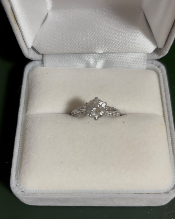 ダイヤモンドリング（金・貴金属）の商品画像 - 査定依頼日：2026年1月17日 - 最高査定価格：400,000円