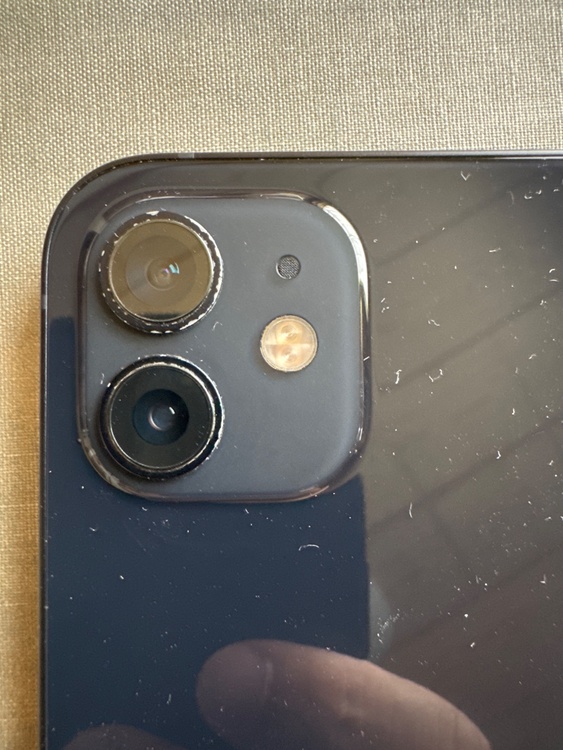 iPhone12 黒（スマホ）の商品画像 - 査定依頼日：2026年7月30日 - 最高査定価格：19,000円