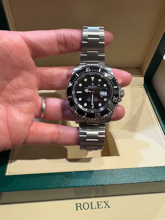 ロレックス シードゥエラー 12660（高級時計）の商品画像 - 査定依頼日：2025年6月17日 - 最高査定価格：1,800,000円