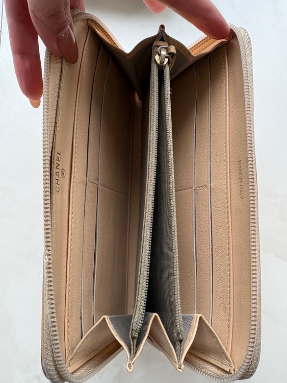 キャビアスキン（ブランド財布・小物）の商品画像 - 査定依頼日：2026年3月26日 - 最高査定価格：15,000円