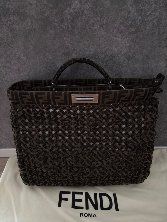 フェンディ  （ブランドバッグ）の商品画像 - 査定依頼日：2025年10月6日 - 最高査定価格：220,000円