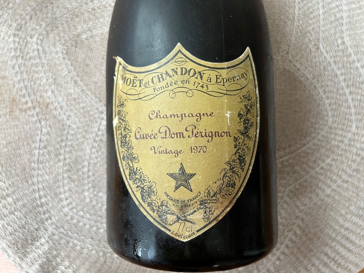 シャンパン ドン・ペリニヨン （お酒）の商品画像 - 査定依頼日：2025年8月22日 - 最高査定価格：22,000円