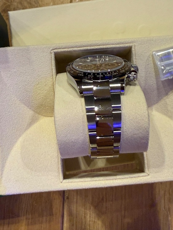 ロレックス デイトナ 116500LN　黒（高級時計）の商品画像 - 査定依頼日：2025年11月27日 - 最高査定価格：4,000,000円