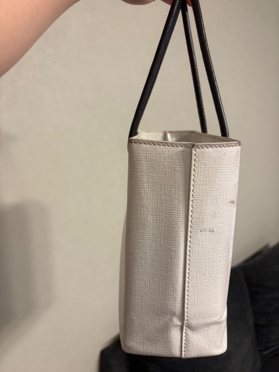 品番568813（ブランドバッグ）の商品画像 - 査定依頼日：2025年7月7日 - 最高査定価格：30,000円