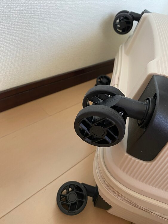 アメリカンツーリスター スーツケースGH1*88033SPINNER66/24（古着・ファッション）の商品画像 - 査定依頼日：2025年4月29日 - 最高査定価格：500円