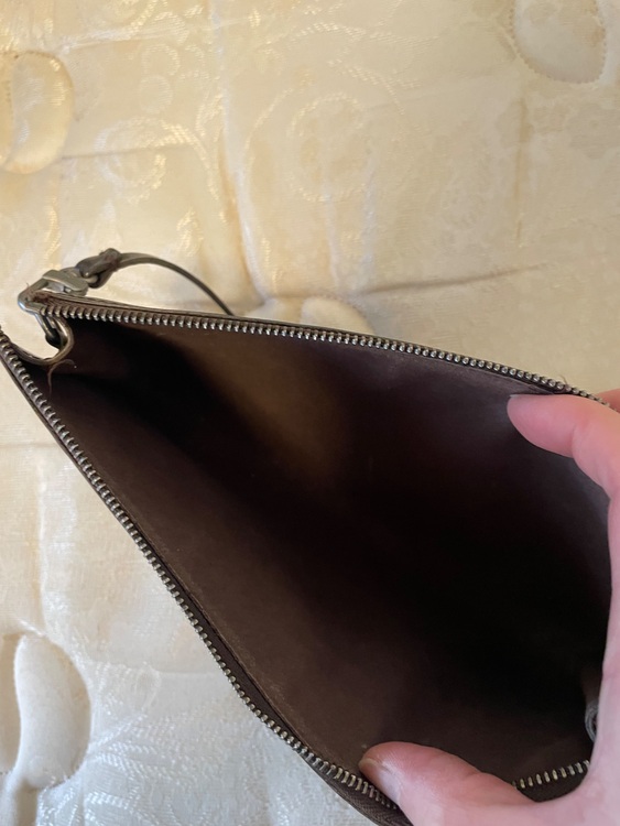 エピアクセサリーポーチ（ブランド財布・小物）の商品画像 - 査定依頼日：2025年11月16日 - 最高査定価格：17,000円