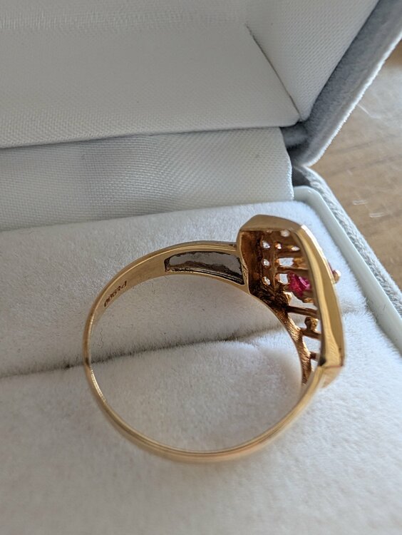 ルビーダイヤ付き　k18.pt900デザインリング（金・貴金属）の商品画像 - 査定依頼日：2026年4月21日 - 最高査定価格：140,000円