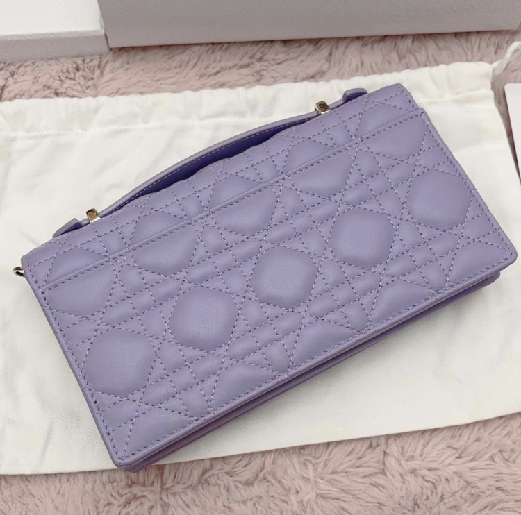 Dior ミニバッグ　S0980ONMJ_M401（ブランドバッグ）の商品画像 - 査定依頼日：2026年7月20日 - 最高査定価格：200,000円