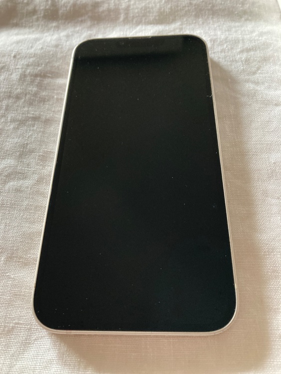 iPhone13 128GB MLND3J/A starlight（スマホ）の商品画像 - 査定依頼日：2025年11月20日 - 最高査定価格：43,000円