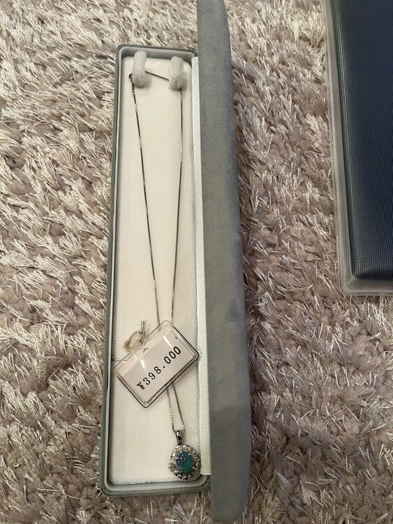 オーバルカボションカット 天然オパールペンダント（金・貴金属）の商品画像 - 査定依頼日：2025年3月24日 - 最高査定価格：50,000円