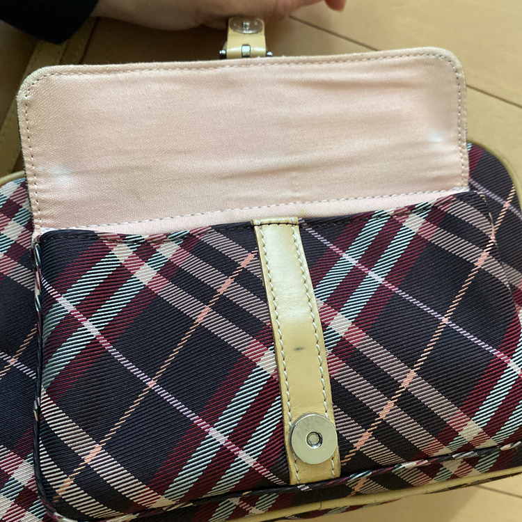 バーバリー　ブルーレーベル　ショルダーバッグ　ネイビー　キャンバス/レザー（ブランドバッグ）の商品画像 - 査定依頼日：2022年4月20日 - 最高査定価格：25,000円