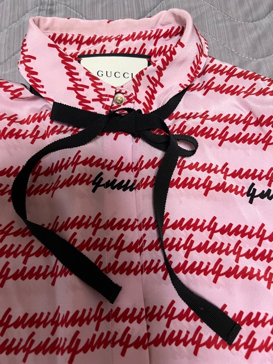 ブラウス（古着・ファッション）の商品画像 - 査定依頼日：2025年8月25日 - 最高査定価格：3,000円