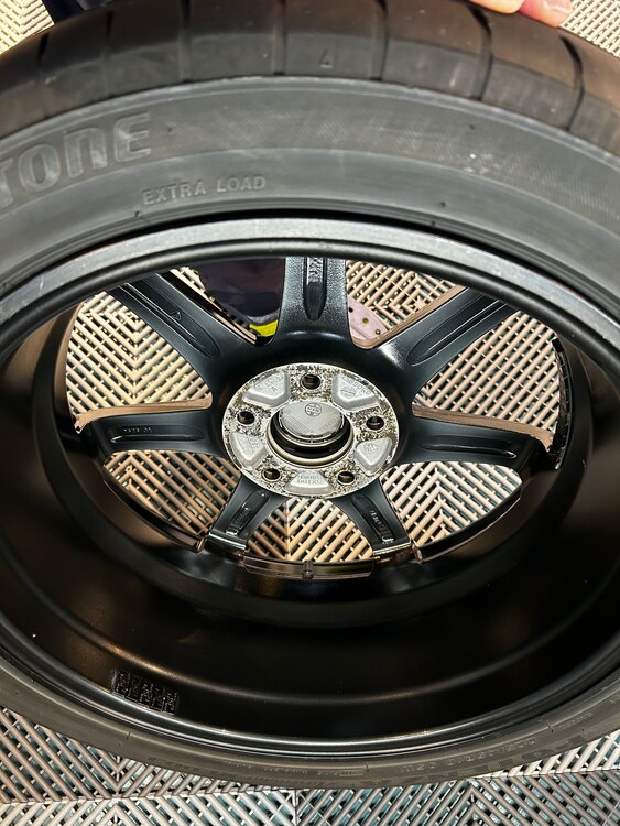 ENKEI PF07 SBK（カー用品）の商品画像 - 査定依頼日：2025年3月28日 - 最高査定価格：12,000円