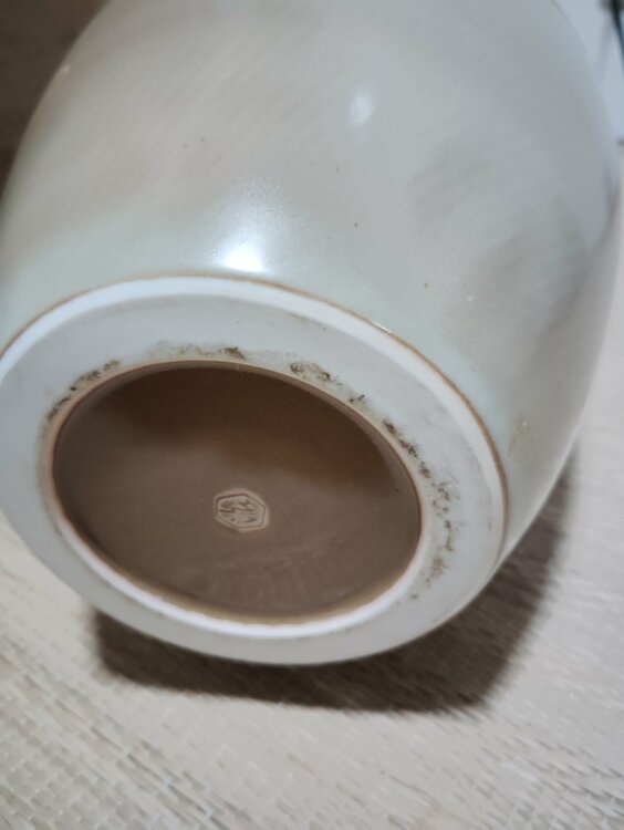 井上治男 花瓶（美術品・骨董品）の商品画像 - 査定依頼日：2026年2月15日 - 最高査定価格：2,000円