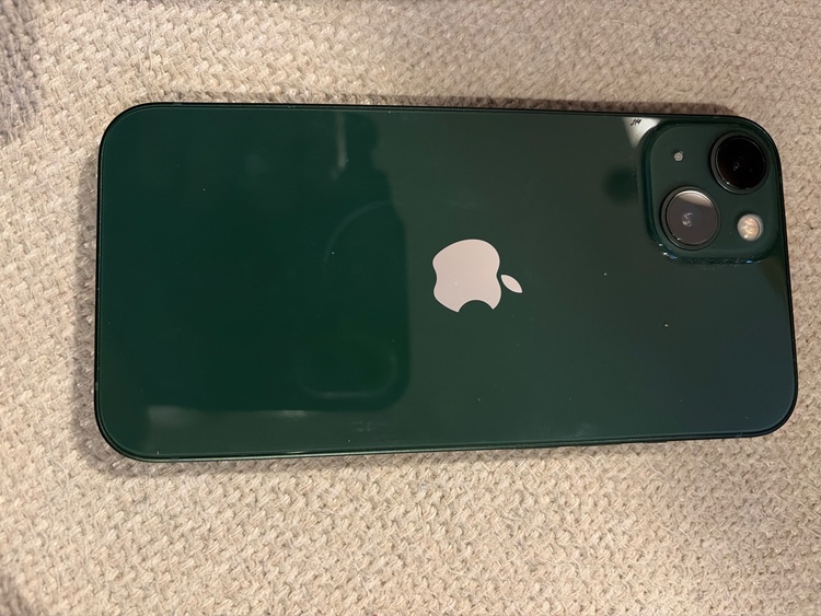 iPhone 13 256GB docomo（スマホ）の商品画像 - 査定依頼日：2026年5月9日 - 最高査定価格：45,000円