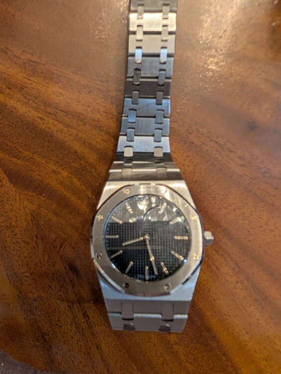 オーデマピゲ ロイヤルオーク （高級時計）の商品画像 - 査定依頼日：2026年4月1日 - 最高査定価格：2,500,000円