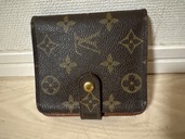 モノグラム二つ折り財布（ブランド財布・小物）の商品画像 - 査定依頼日：2025年9月10日 - 最高査定価格：3,000円