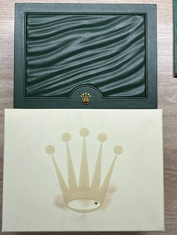 ロレックス エクスプローラー 11427（高級時計）の商品画像 - 査定依頼日：2025年2月3日 - 最高査定価格：880,000円