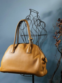 プラダ ソフトグレイン レザー トートバッグ（ブランドバッグ）の商品画像 - 査定依頼日：2026年3月25日 - 最高査定価格：220,000円