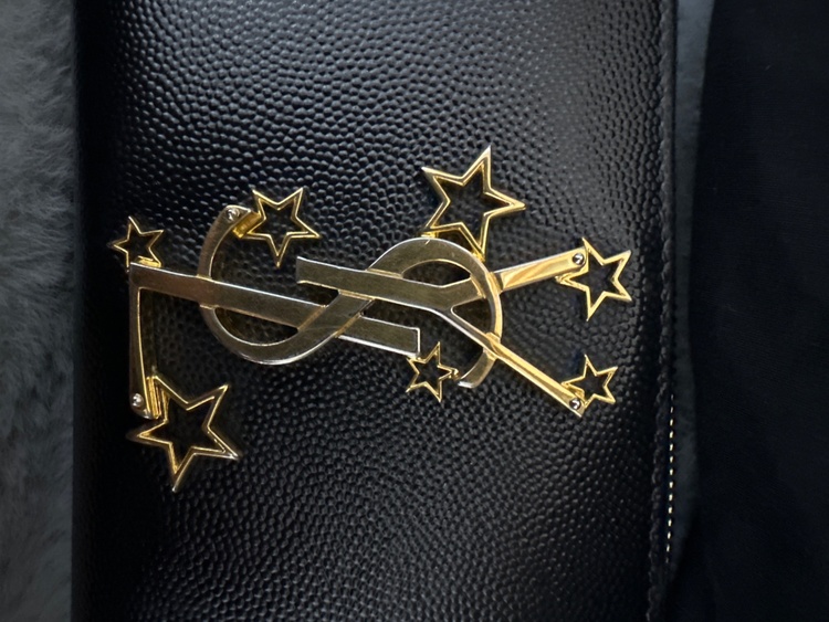 イブサンローラン  （ブランドバッグ）の商品画像 - 査定依頼日：2026年1月15日 - 最高査定価格：40,000円