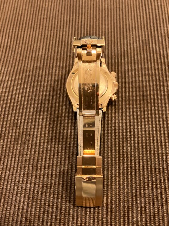 ロレックス デイトナ 116515Lm（高級時計）の商品画像 - 査定依頼日：2024年12月22日 - 最高査定価格：4,550,000円