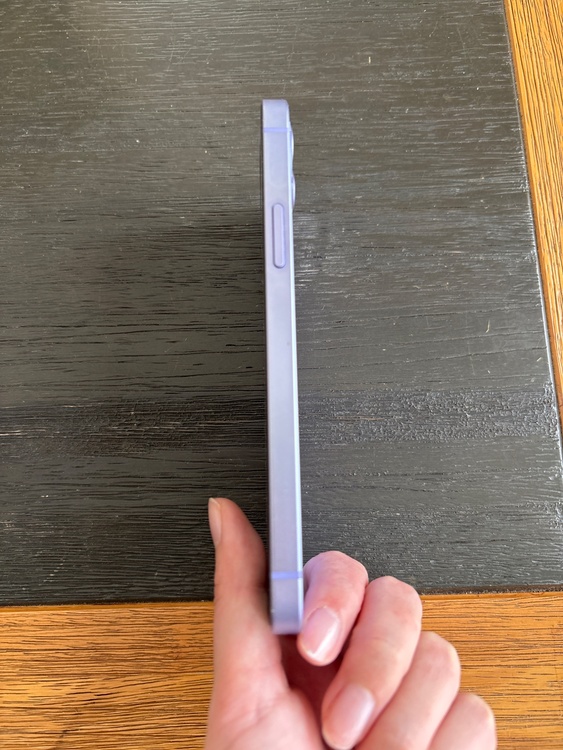 iPhone 12 128GB au（スマホ）の商品画像 - 査定依頼日：2026年2月16日 - 最高査定価格：24,000円