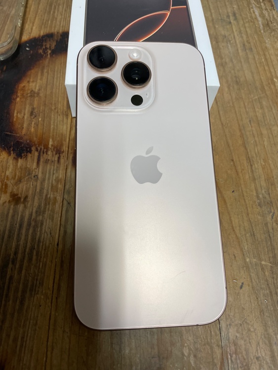 iPhone 16 Pro 256GB SIMフリー（スマホ）の商品画像 - 査定依頼日：2026年3月24日 - 最高査定価格：116,000円