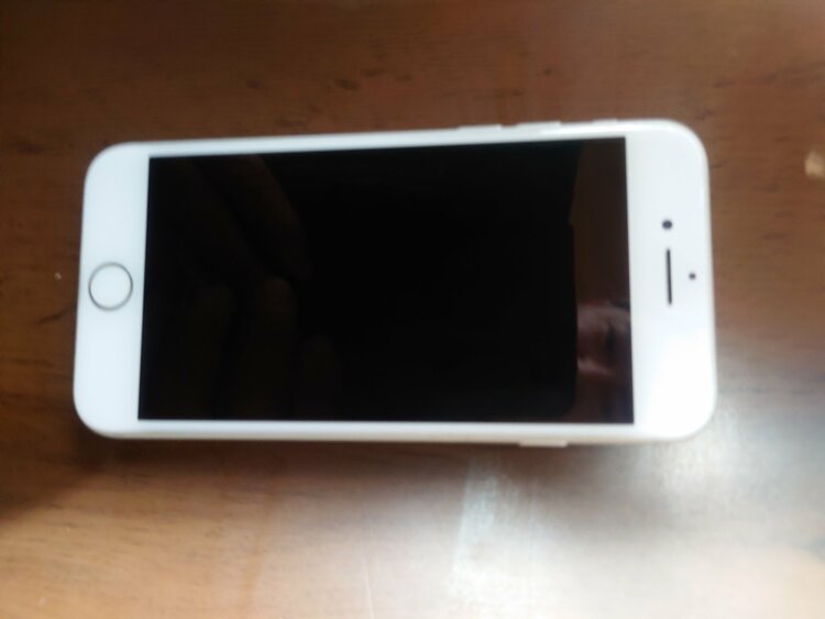 iPhone7 32GB docomo（スマホ）の商品画像 - 査定依頼日：2026年4月4日 - 最高査定価格：3,000円